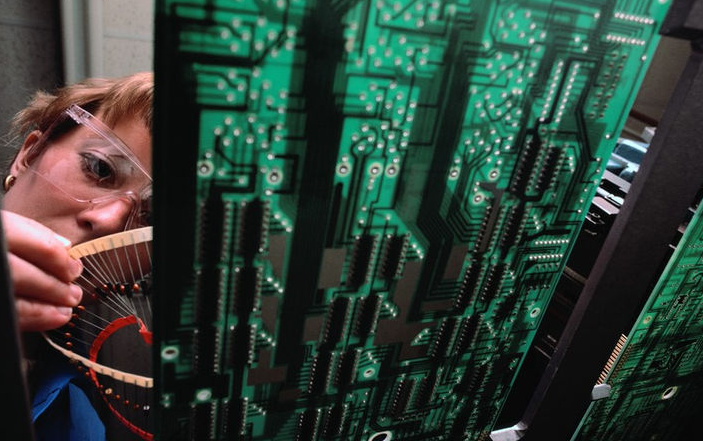 破局精度與功耗難題！頭部廠商競(jìng)逐 AI+IMU 賽道，加速可穿戴設(shè)備技術(shù)升級(jí)