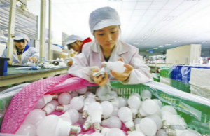贸易战冲击 美LED灯泡调涨
