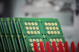 贸易战下 PCB厂迁东南亚不易 非中以外产能抢手