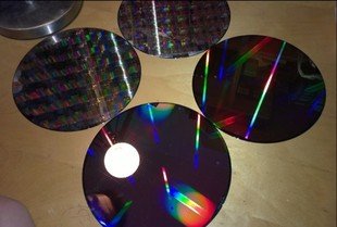 客户忧断供急拿货，硅晶圆厂产能满载