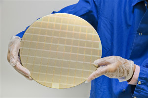 性能暴涨3倍！IBM Power10处理器公布：7nm EUV工艺，单芯片15核心120线程