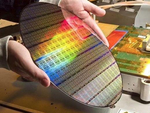 硅晶圆二哥：2026 年产能已售罄，半导体供应持续紧张