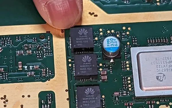 外媒拆解华为5G小型基站：国产零部件成本占比高达55%，美国占比仅1%