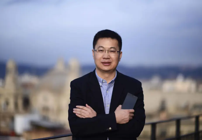 小米拉响警报:AI引爆2026年内存短缺,手机将迎涨价潮 小米拉响警报:AI引爆2026年内存短缺,手机将迎涨价潮