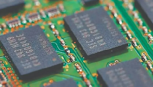 三星、海力士齊發(fā)聲：全球存儲(chǔ)芯片缺貨將延續(xù)至2028年后