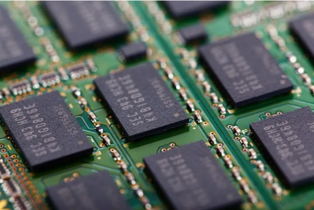 机构预警：DRAM价格压力恐持续至2027年，存储原厂加速扩产供应HBM
