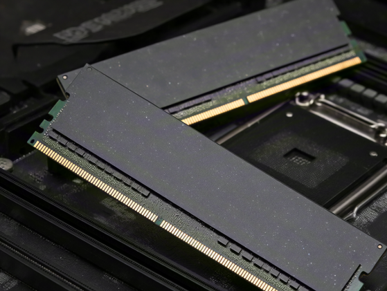 存儲市場“瘋漲”來襲：DDR4一年瘋漲18倍，PC廠商被迫“斷糧”？