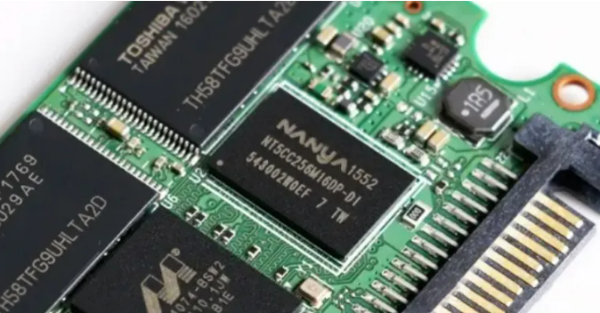 产能满载，价格飞升！南亚科技12月营收同比暴涨444%