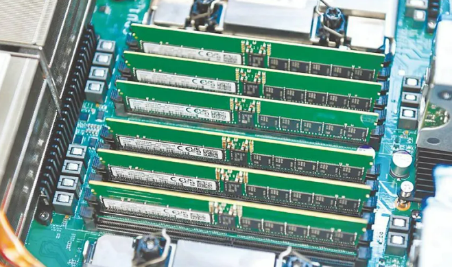 智能汽車新危機：AI搶走產(chǎn)能，車載DRAM明年起可能價格翻倍