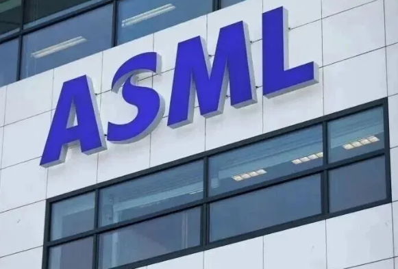 ASML業(yè)績創(chuàng)新高，卻裁1700管理崗謀轉(zhuǎn)型