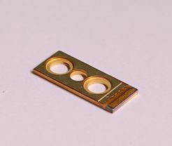 华光光电推出高功率百瓦巴条激光器