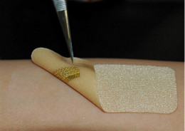 新型可穿戴生物传感器模仿皮肤帮助伤口更好愈合