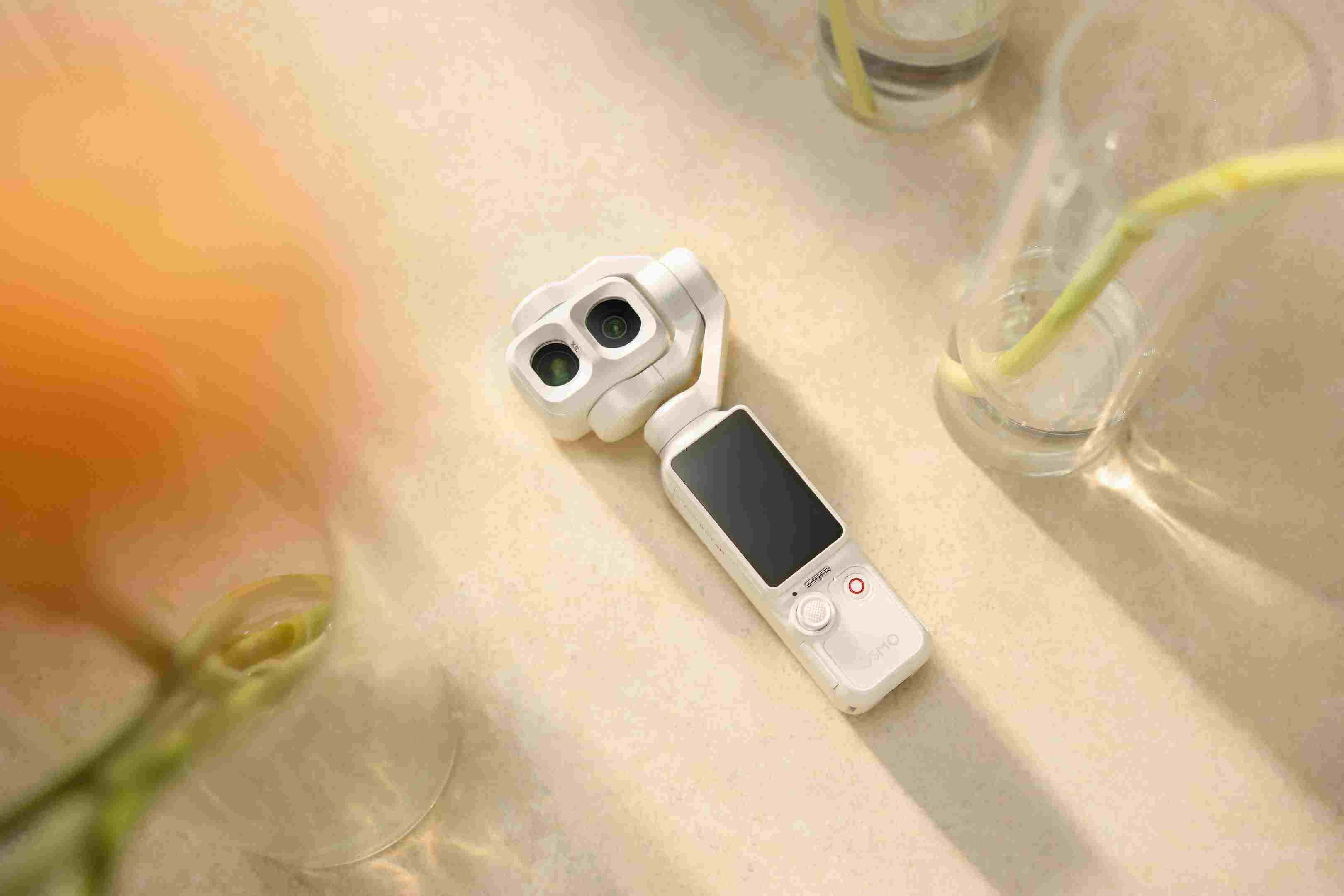 珠光白登场｜大疆口袋电影机 Pocket 4P 上新，兼顾颜值与电影感拍摄